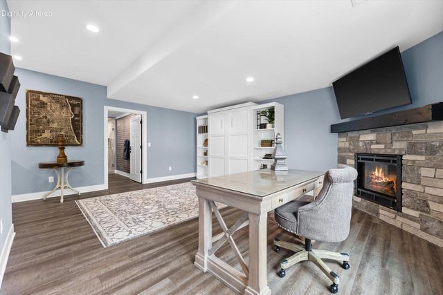 S66W24310 Skyline AVENUE, Waukesha, WI 53189
