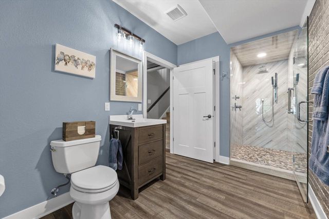 S66W24310 Skyline AVENUE, Waukesha, WI 53189