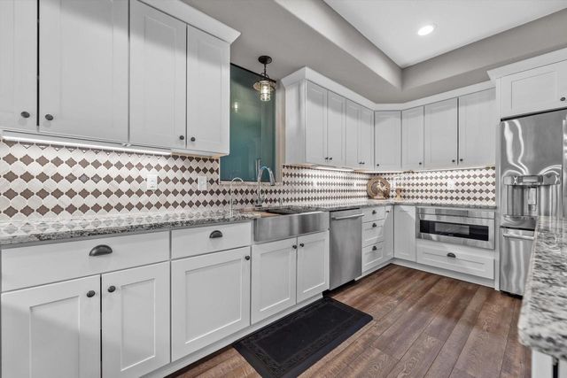 S66W24310 Skyline AVENUE, Waukesha, WI 53189