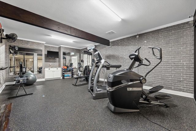 S66W24310 Skyline AVENUE, Waukesha, WI 53189