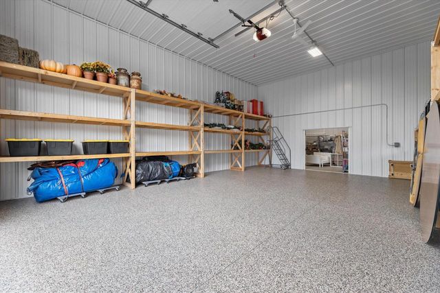 S66W24310 Skyline AVENUE, Waukesha, WI 53189