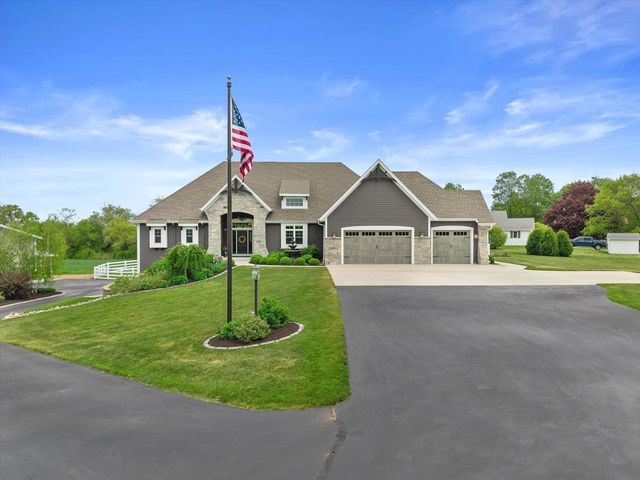 S66W24310 Skyline AVENUE, Waukesha, WI 53189