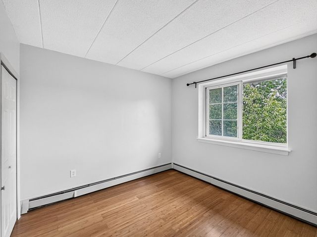 20 Skyline Dr 11, Braintree, MA 02184