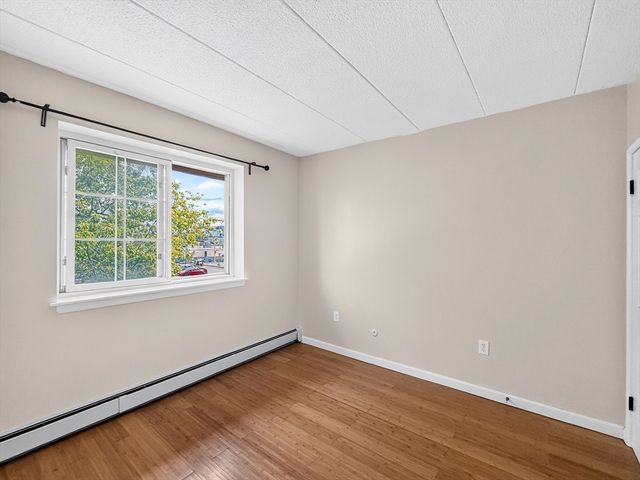20 Skyline Dr 11, Braintree, MA 02184