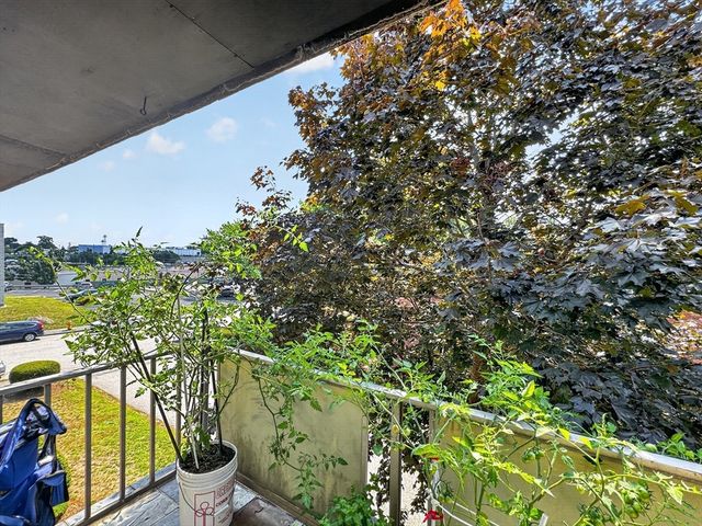 20 Skyline Dr 11, Braintree, MA 02184