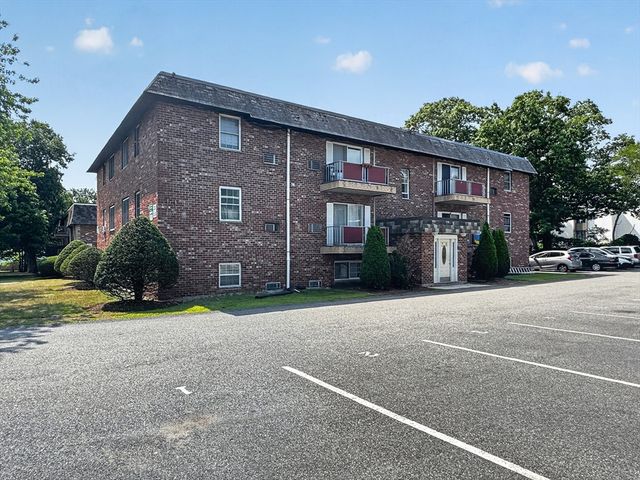 20 Skyline Dr 11, Braintree, MA 02184