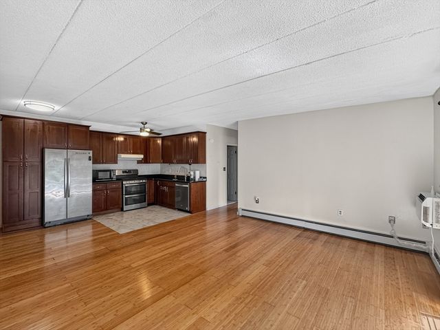 20 Skyline Dr 11, Braintree, MA 02184