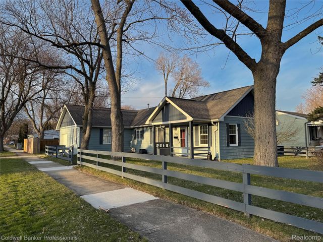 715 E Tennyson Avenue, Pontiac, MI 48340