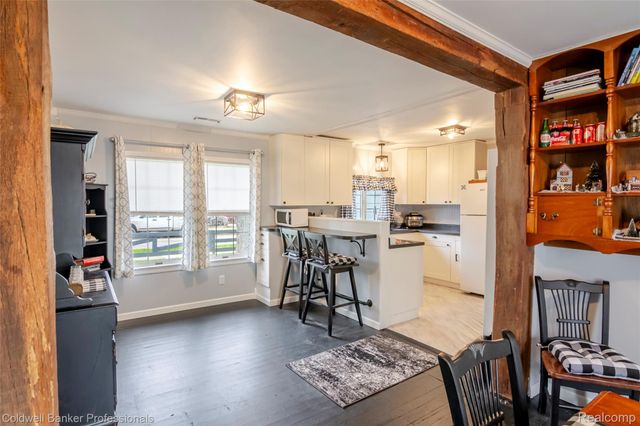 715 E Tennyson Avenue, Pontiac, MI 48340