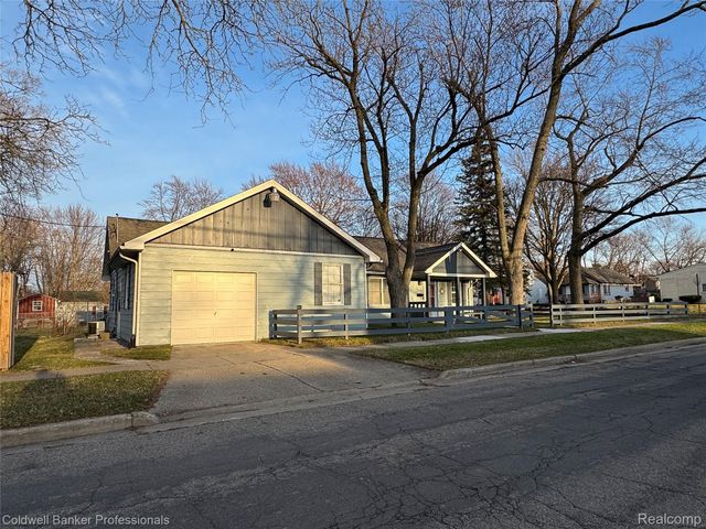 715 E Tennyson Avenue, Pontiac, MI 48340