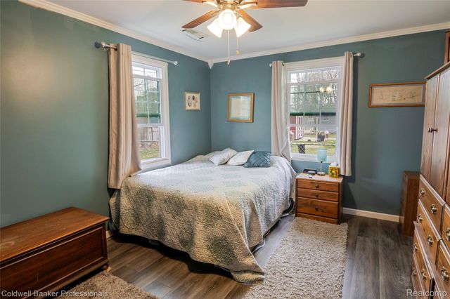 715 E Tennyson Avenue, Pontiac, MI 48340