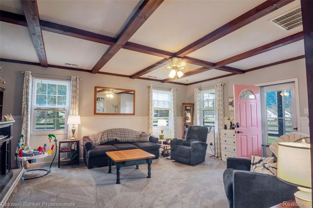 715 E Tennyson Avenue, Pontiac, MI 48340