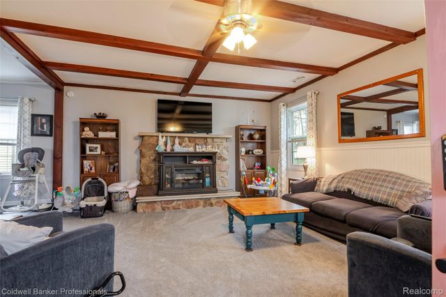 715 E Tennyson Avenue, Pontiac, MI 48340