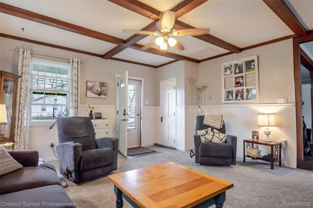 715 E Tennyson Avenue, Pontiac, MI 48340