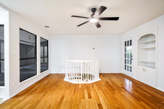 7566 Carriage Lane, Fort Worth, TX 76112