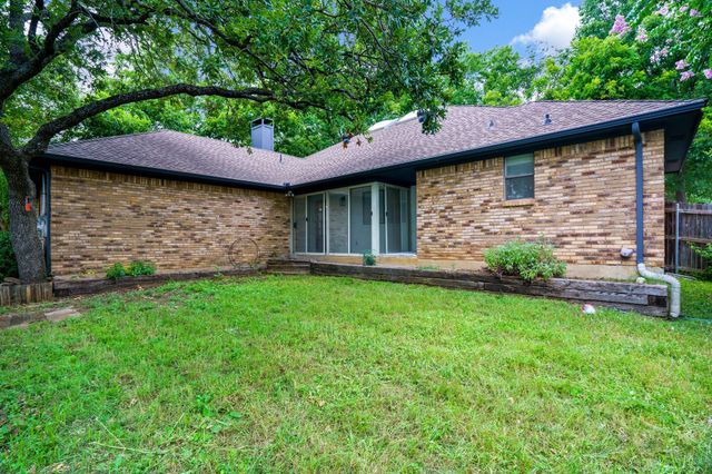 7566 Carriage Lane, Fort Worth, TX 76112