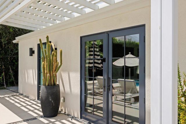 470 E Avenida Olancha B, Palm Springs, CA 92264