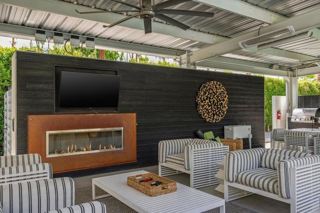 470 E Avenida Olancha B, Palm Springs, CA 92264