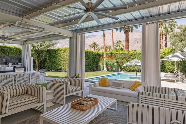 470 E Avenida Olancha B, Palm Springs, CA 92264