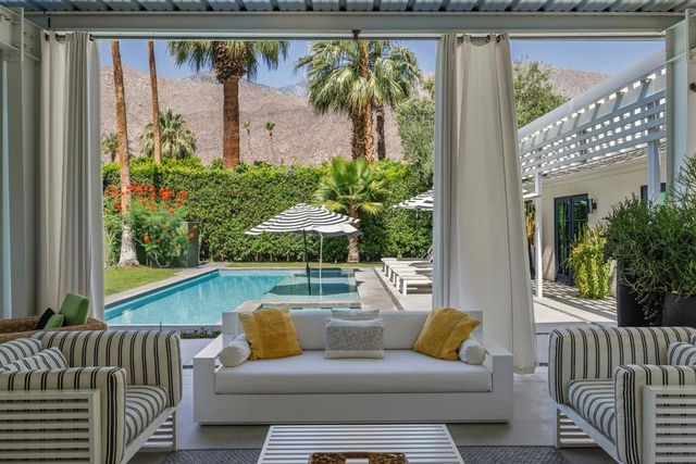 470 E Avenida Olancha B, Palm Springs, CA 92264