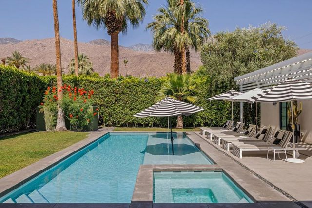 470 E Avenida Olancha B, Palm Springs, CA 92264
