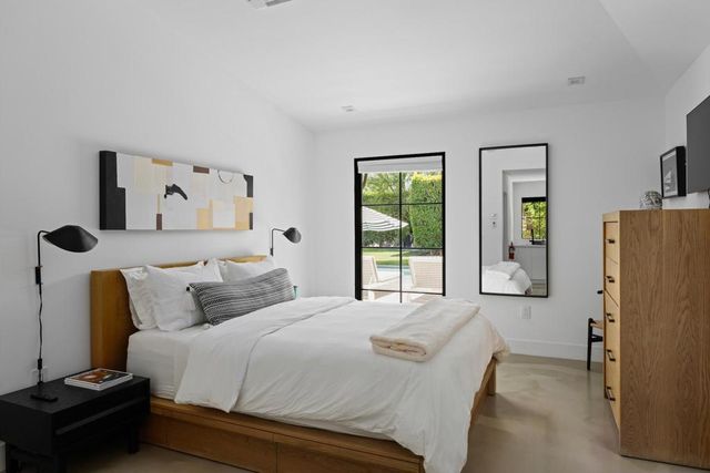 470 E Avenida Olancha B, Palm Springs, CA 92264
