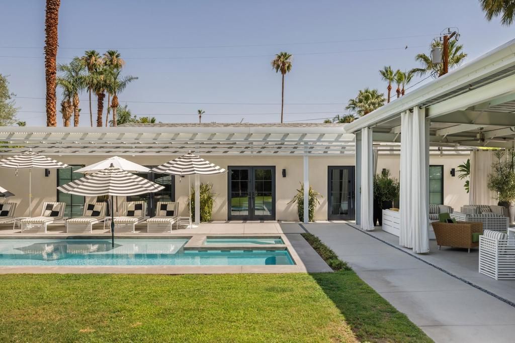 470 E Avenida Olancha B, Palm Springs, CA 92264