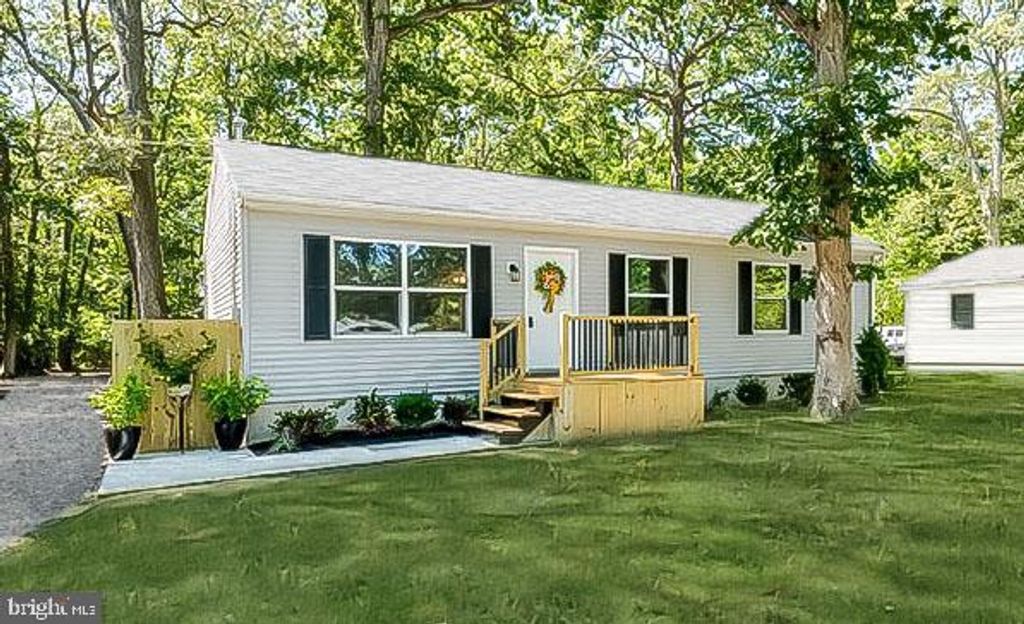 12 VELLA LA VELLA LN, Egg Harbor Township, NJ 08234