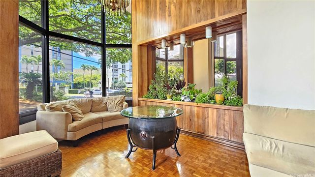 2040 Nuuanu Avenue 703, Honolulu, HI 96817