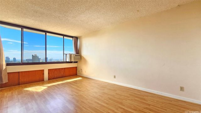 2040 Nuuanu Avenue 703, Honolulu, HI 96817