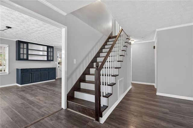 26 Ridgewood Drive, Cartersville, GA 30120