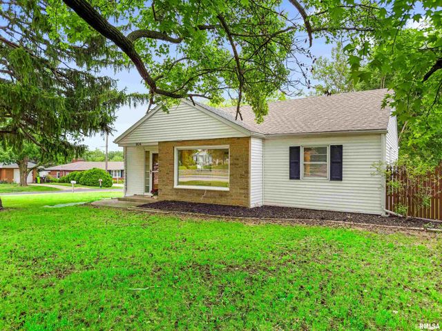 904 W GLEN Avenue, Peoria, IL 61614
