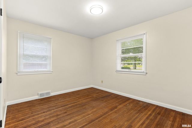 904 W GLEN Avenue, Peoria, IL 61614