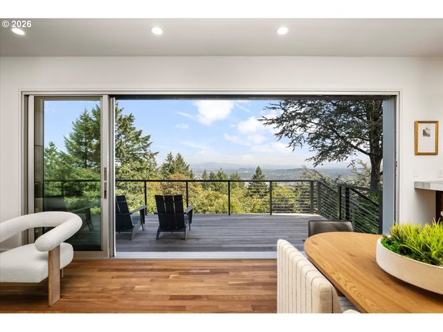 4260 Sw COUNCIL CREST Dr, Portland, OR 97239