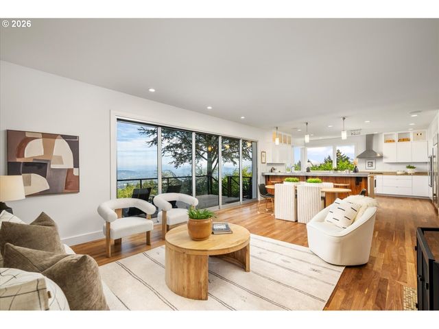 4260 Sw COUNCIL CREST Dr, Portland, OR 97239