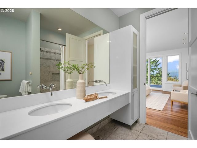 4260 Sw COUNCIL CREST Dr, Portland, OR 97239
