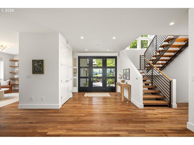 4260 Sw COUNCIL CREST Dr, Portland, OR 97239
