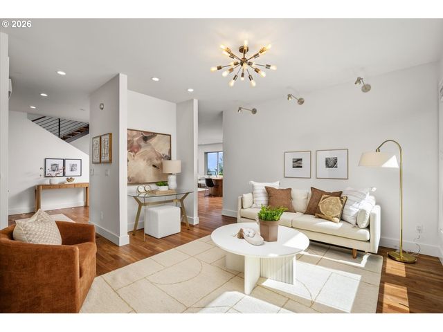 4260 Sw COUNCIL CREST Dr, Portland, OR 97239