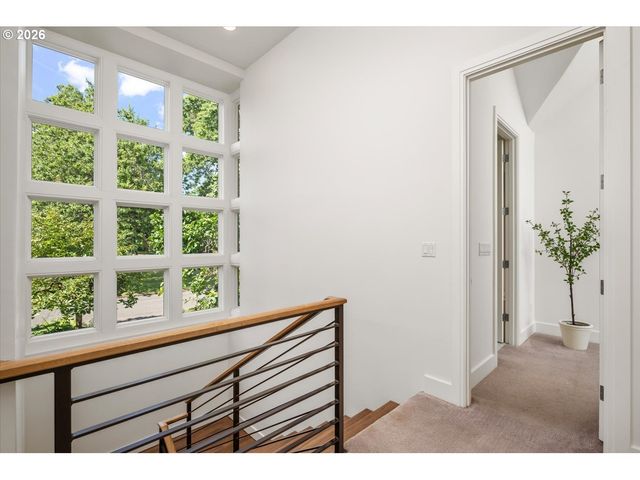 4260 Sw COUNCIL CREST Dr, Portland, OR 97239