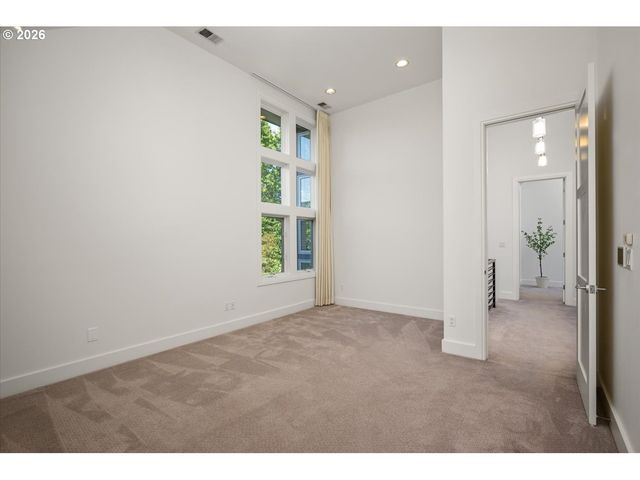 4260 Sw COUNCIL CREST Dr, Portland, OR 97239