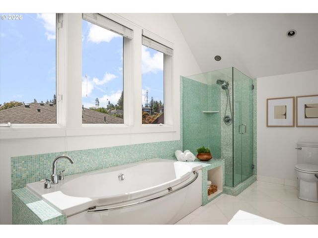 4260 Sw COUNCIL CREST Dr, Portland, OR 97239