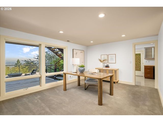 4260 Sw COUNCIL CREST Dr, Portland, OR 97239