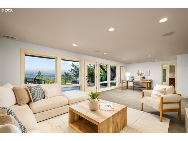 4260 Sw COUNCIL CREST Dr, Portland, OR 97239