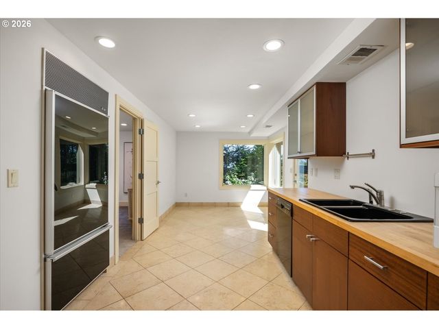 4260 Sw COUNCIL CREST Dr, Portland, OR 97239