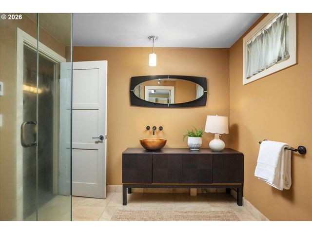 4260 Sw COUNCIL CREST Dr, Portland, OR 97239