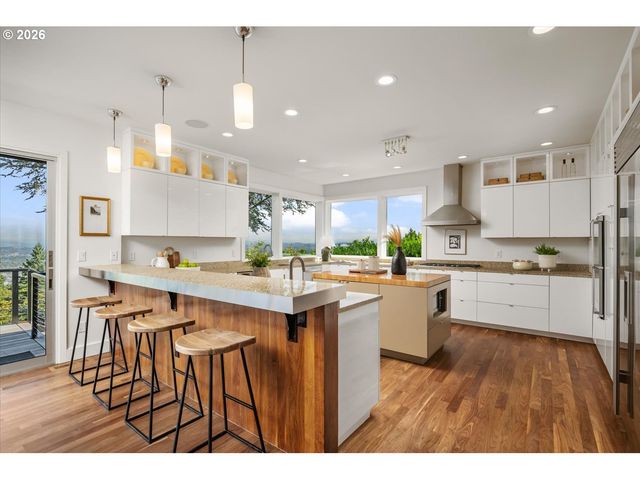 4260 Sw COUNCIL CREST Dr, Portland, OR 97239