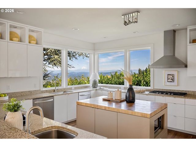 4260 Sw COUNCIL CREST Dr, Portland, OR 97239