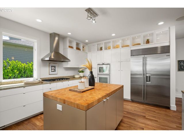 4260 Sw COUNCIL CREST Dr, Portland, OR 97239