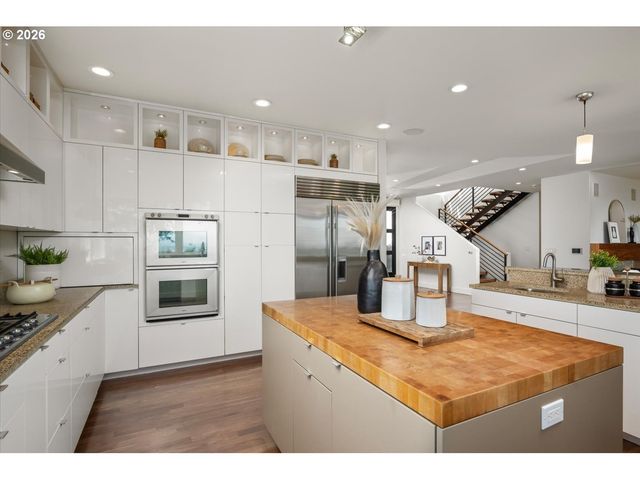 4260 Sw COUNCIL CREST Dr, Portland, OR 97239