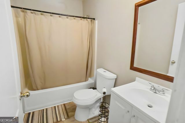 3460 Estate Lake Drive, Fairburn, GA 30213